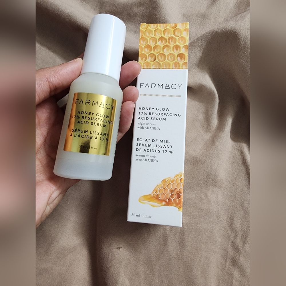Farmacy HONEY GLOW 17% AHA + BHA RESURFACING ACID SERUM